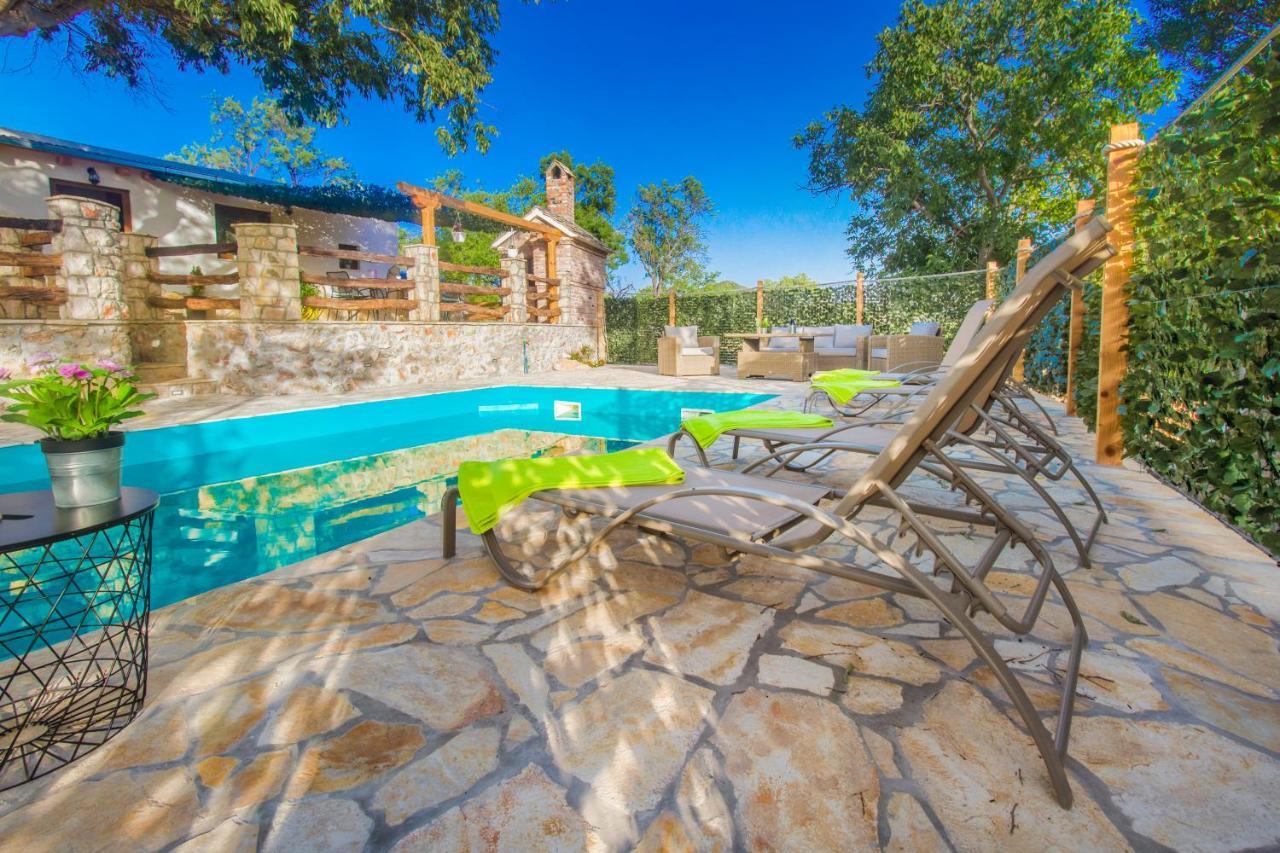 Luxury House Ivan With 4 Bedrooms Divojevici Exterior foto